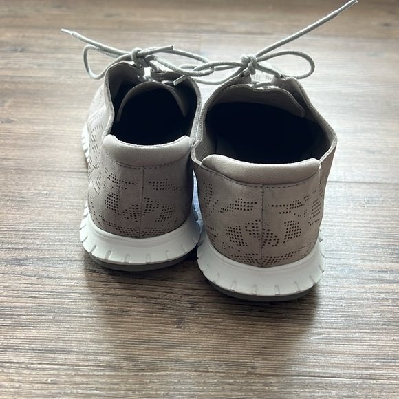 COLE HAAN Zerogrand Genevieve Size 9.5 B Perforated Sneaker Gray Nubuck W08638 - Picture 6 of 8